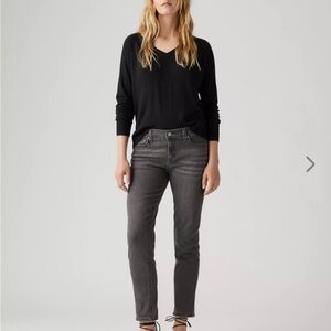 Levi’s Boyfriend Mid Rise Black Jeans 34x27